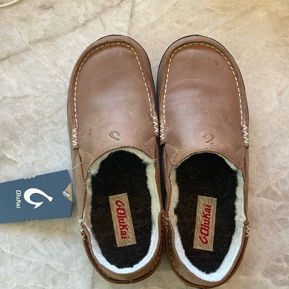 OluKai men’s slippers